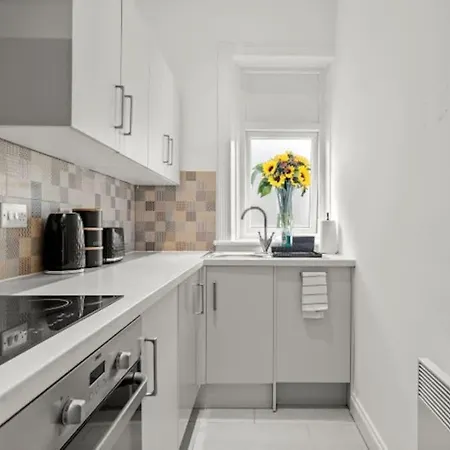 Pelican Suite, 1-bed, Sleeps 3 Harrogate